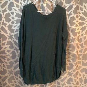 Women’s tunic sweater.
